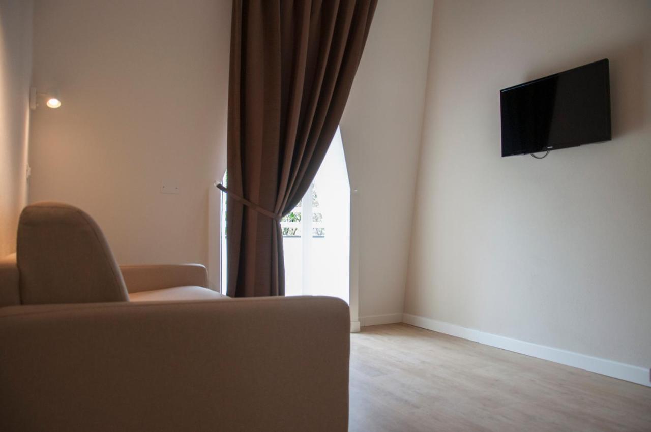 Hotel Ondina E Milazzo แชร์เวีย ภายนอก รูปภาพ