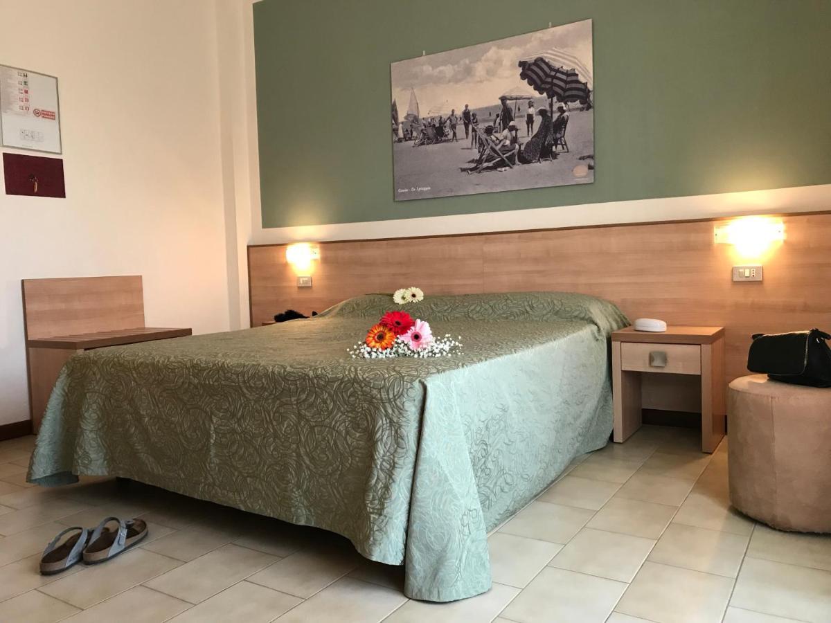 Hotel Ondina E Milazzo แชร์เวีย ภายนอก รูปภาพ