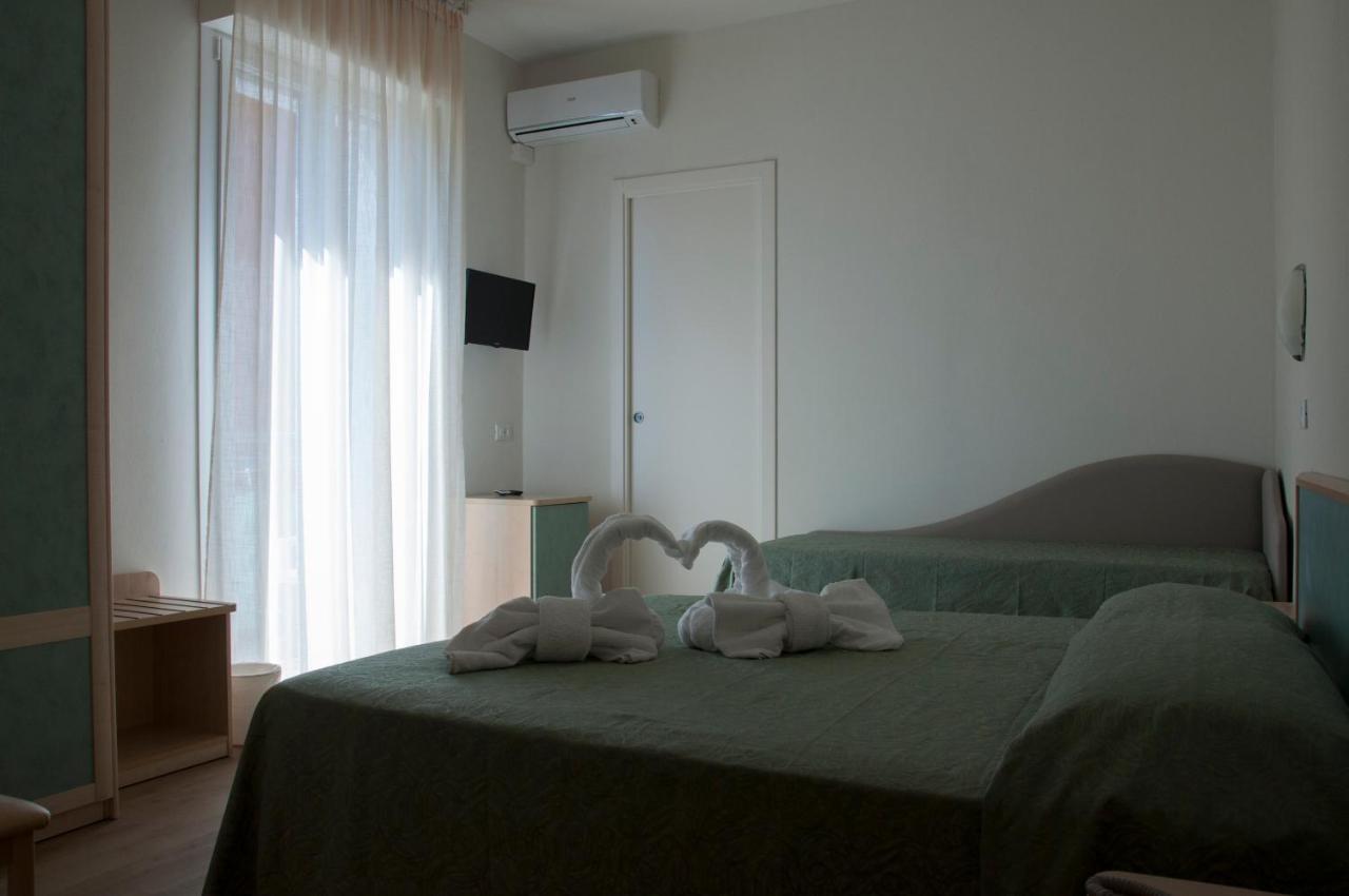 Hotel Ondina E Milazzo แชร์เวีย ภายนอก รูปภาพ