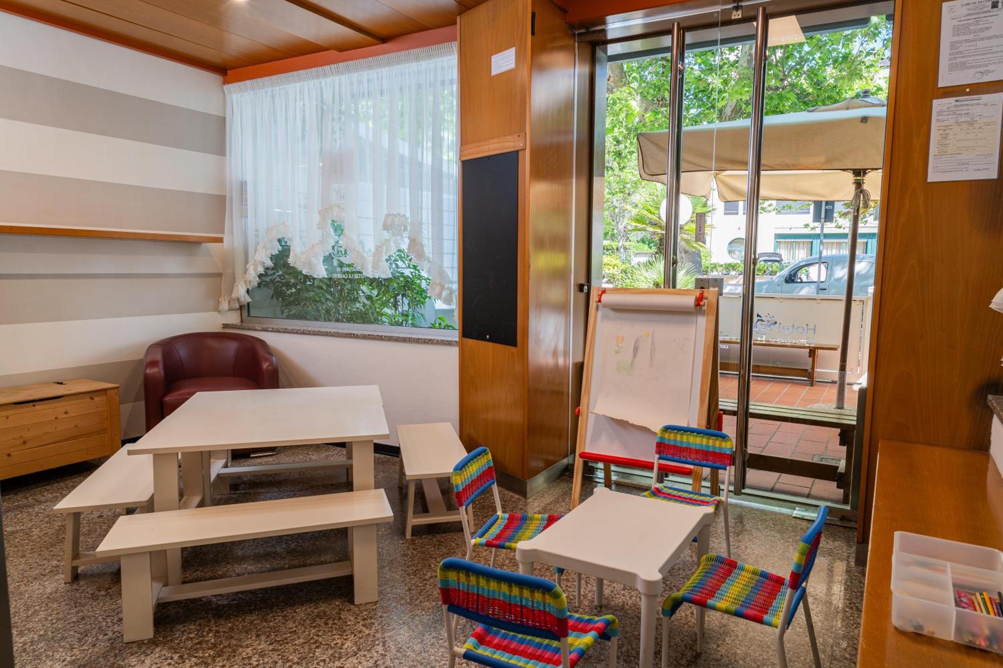 Hotel Ondina E Milazzo แชร์เวีย ภายนอก รูปภาพ