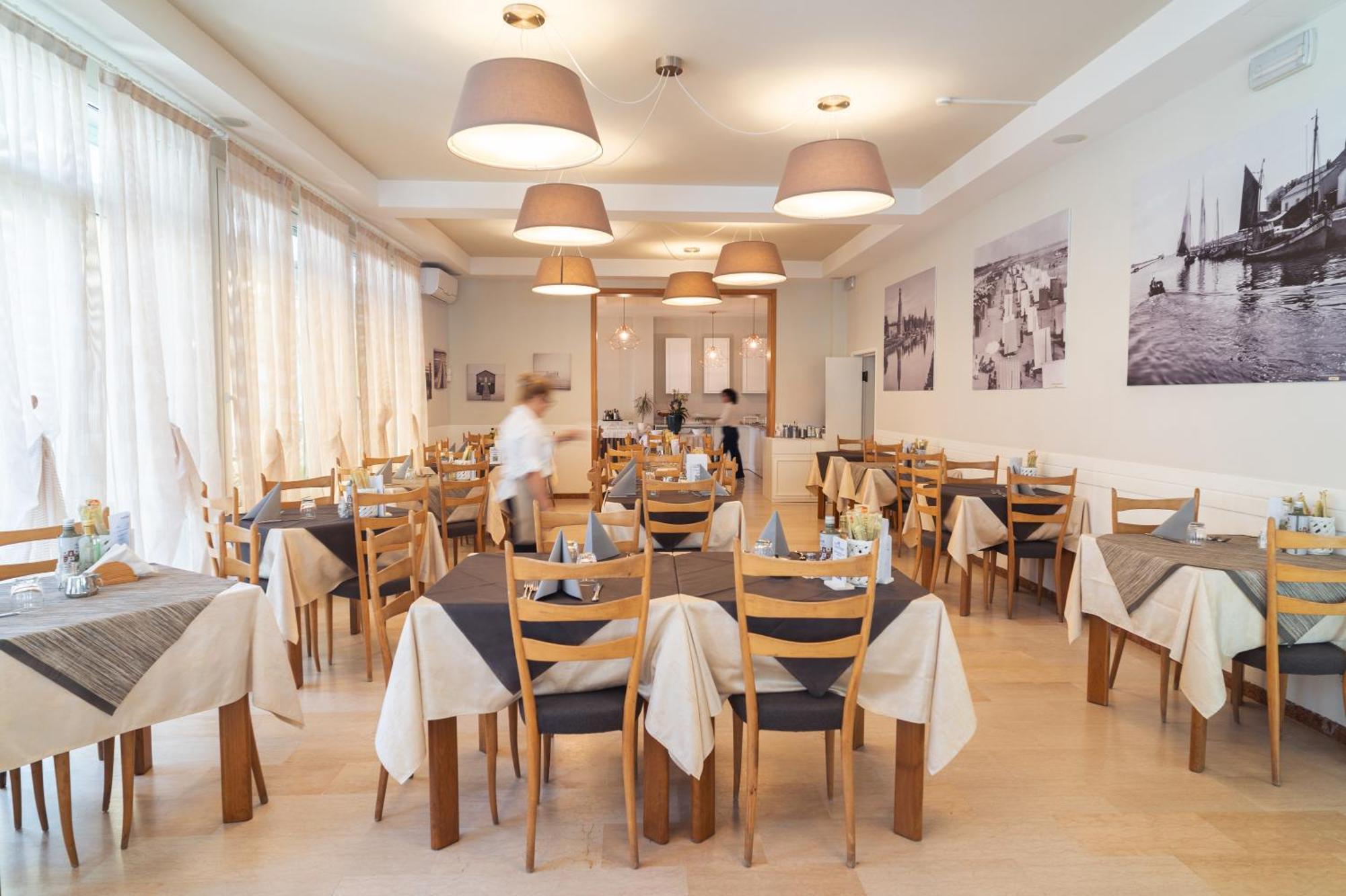 Hotel Ondina E Milazzo แชร์เวีย ภายนอก รูปภาพ