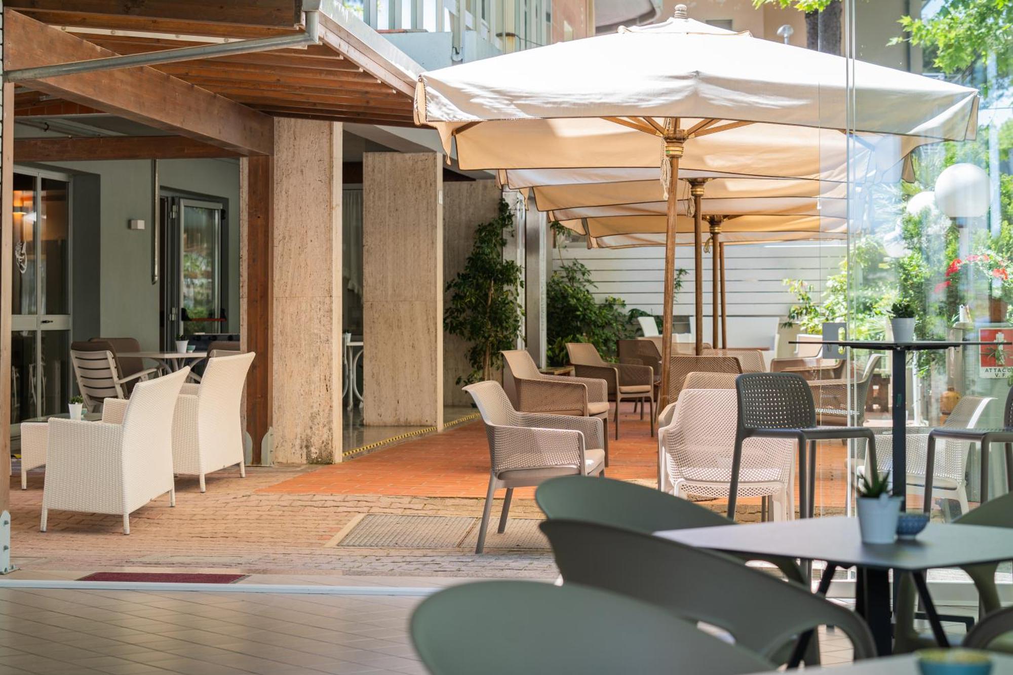 Hotel Ondina E Milazzo แชร์เวีย ภายนอก รูปภาพ