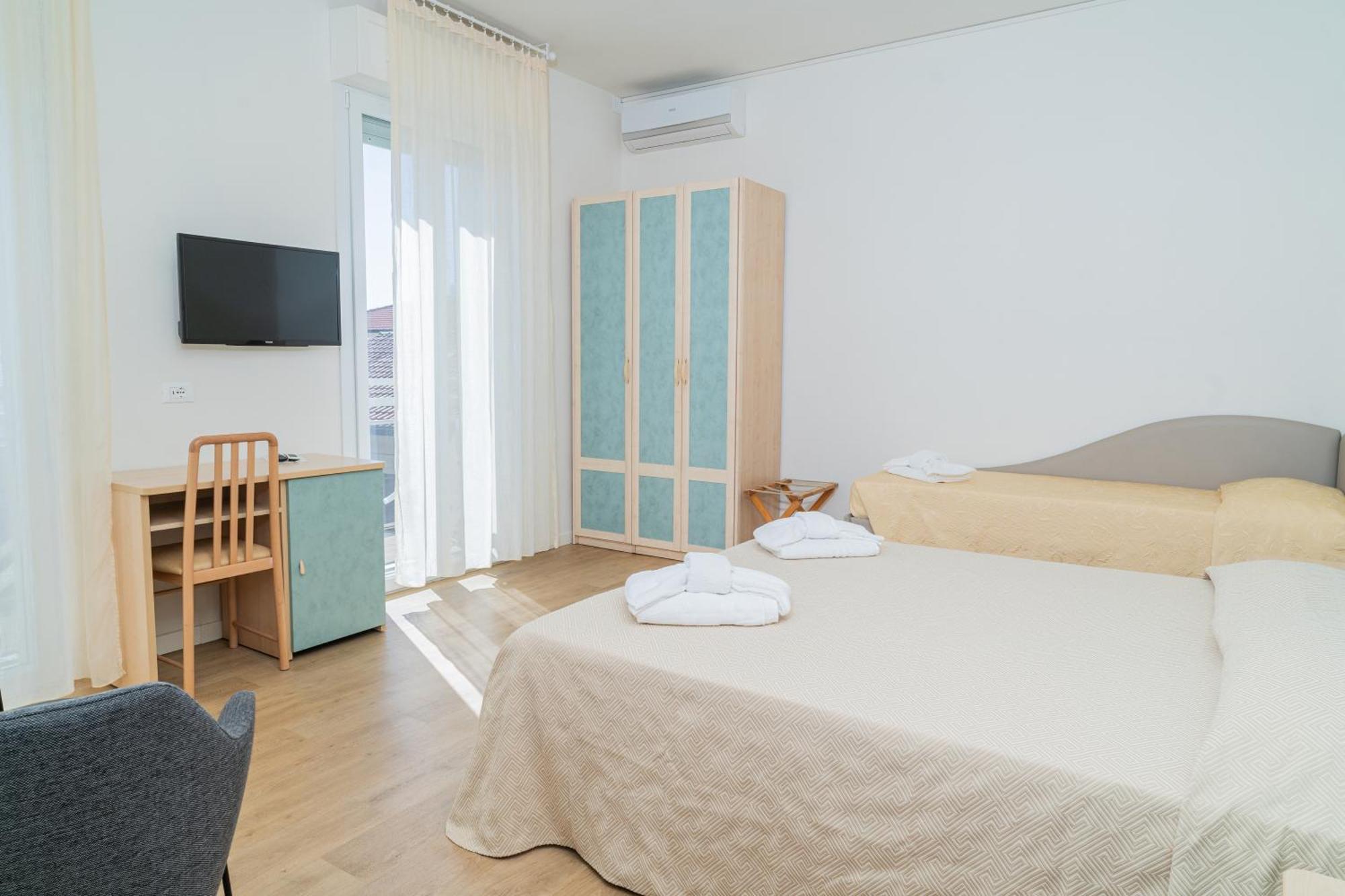 Hotel Ondina E Milazzo แชร์เวีย ภายนอก รูปภาพ