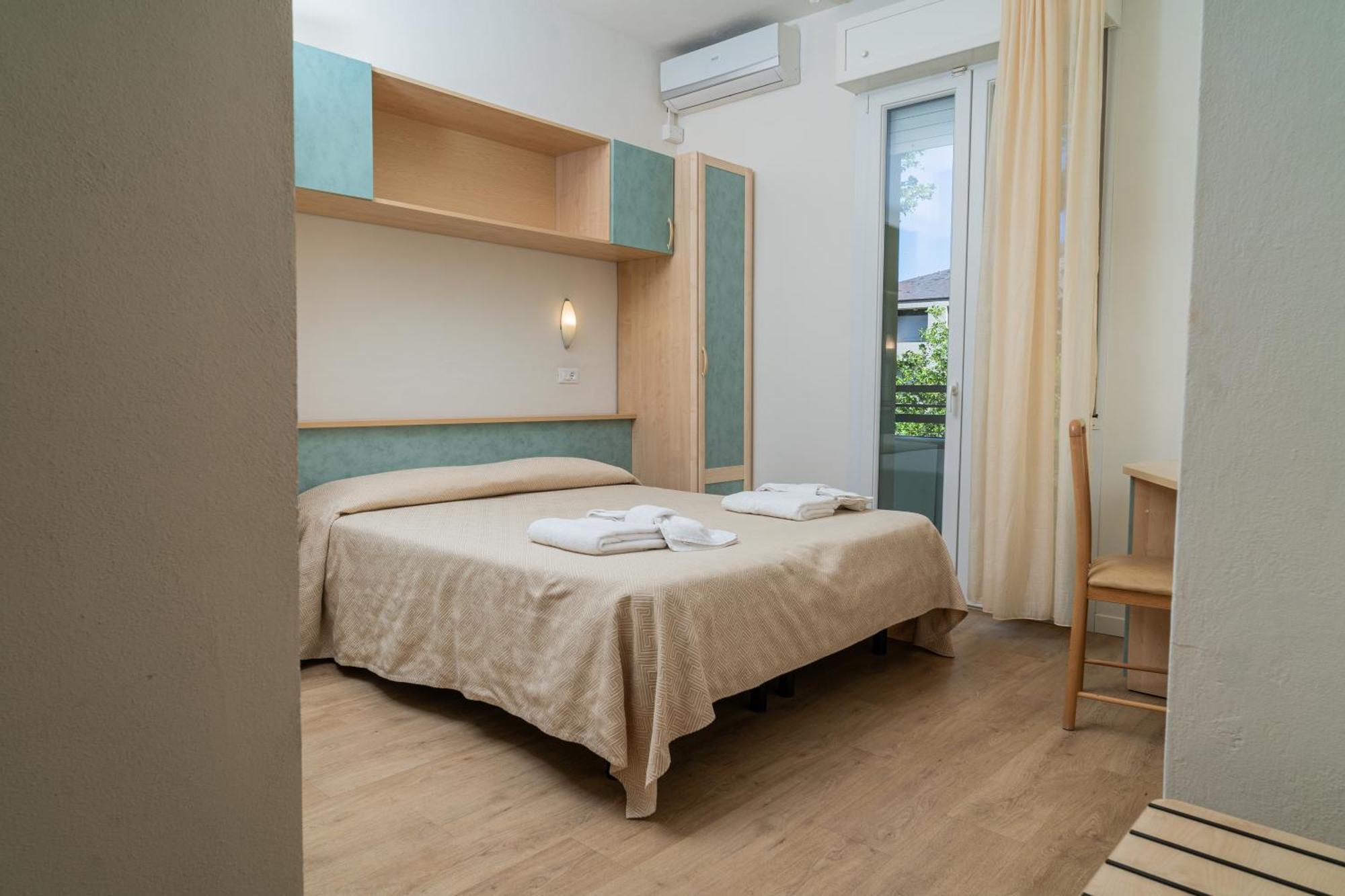 Hotel Ondina E Milazzo แชร์เวีย ภายนอก รูปภาพ