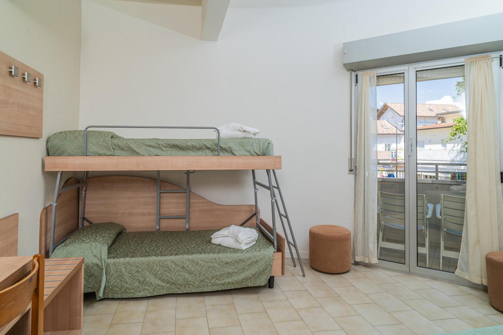 Hotel Ondina E Milazzo แชร์เวีย ภายนอก รูปภาพ