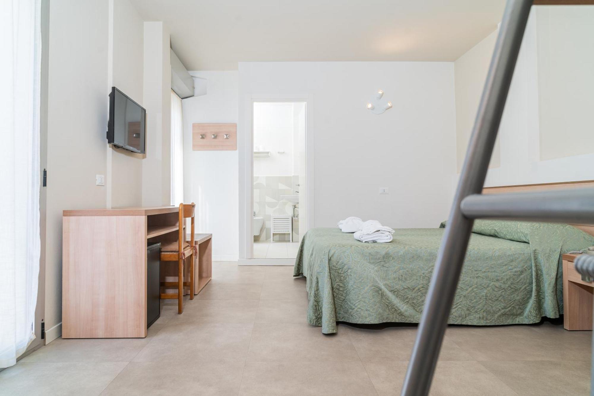 Hotel Ondina E Milazzo แชร์เวีย ภายนอก รูปภาพ