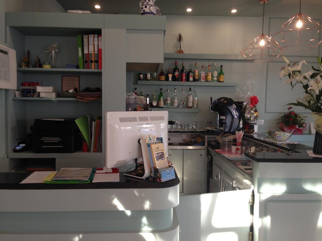 Hotel Ondina E Milazzo แชร์เวีย ภายนอก รูปภาพ